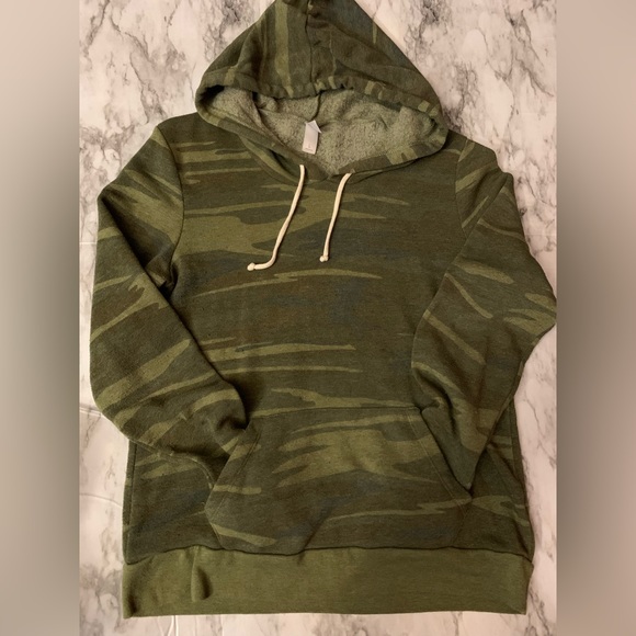 Women’s Camo Hoodie - Picture 1 of 4